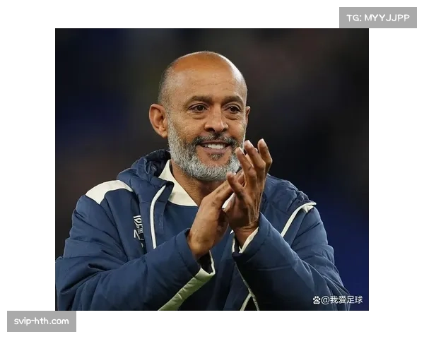 西汉姆联新帅努诺站立执教87分钟 手势变化三次显细节